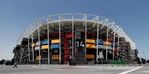 Catar levantou estádio 100% desmontável para Copa do Mundo